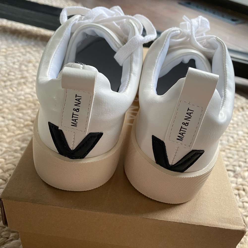 Matt & Nat MARCI sneaker, BRAND NEW, unworn, perfect condition, size 37, US 6